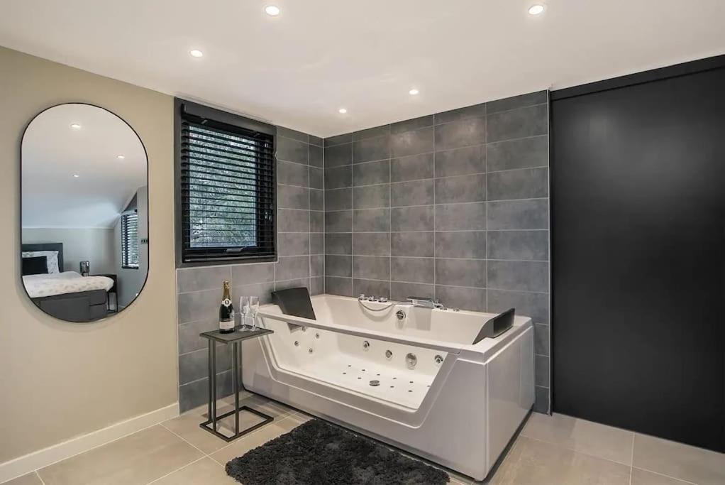 Relaxed Luxe "Boszichthuisje" Met Jacuzzi Bospark Ijsselheide Hattemerbroek Exteriér fotografie